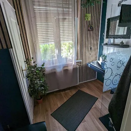 Inselviertel In Bester Lage - Eigener Eingang - Selbstaendiger Check In